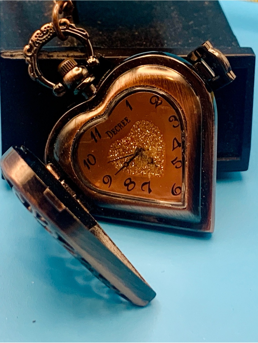 DECREE Quartz Hidden Pendant Watch With Chain Heart Shaped Working New Battery